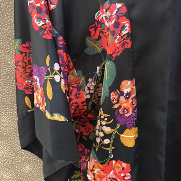 🔥🔥🔥H&M Conscious Collection Oversized Floral Black Kimono - Picture 4 of 9